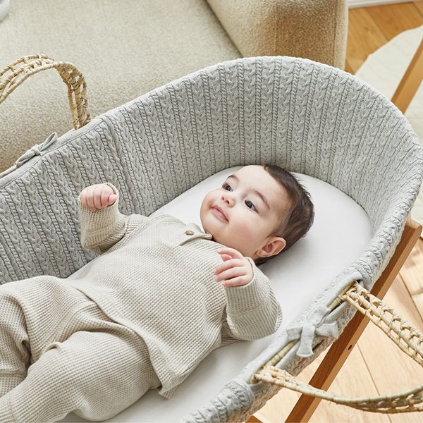 The Little Green Sheep - Natural Knitted Moses Basket & Mattress - Dove