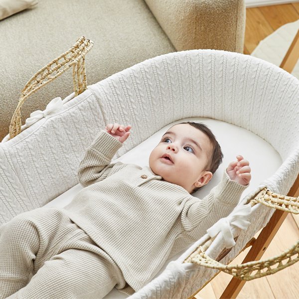 The Little Green Sheep - Natural Knitted Moses Basket, Mattress & Stand - White
