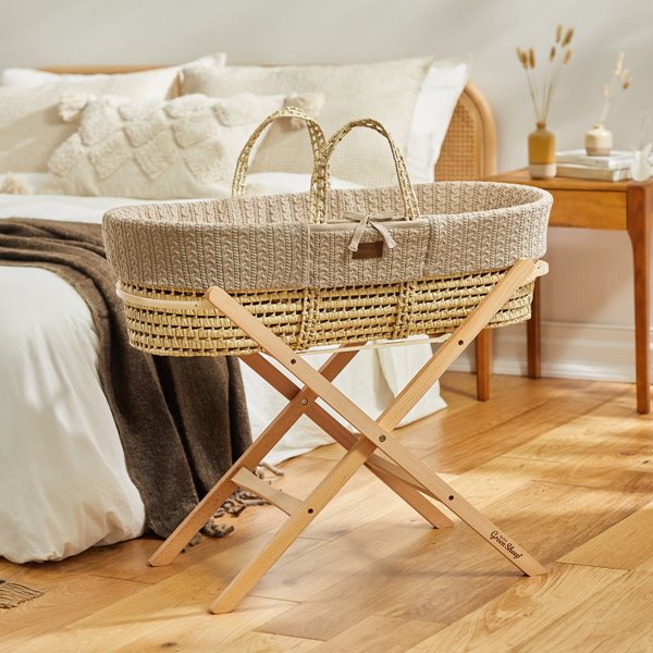 The Little Green Sheep - Natural Knitted Moses Basket, Mattress & Stand - Truffle 